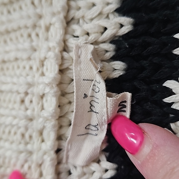 Sweater Vest Size Medium - Picture 3 of 3